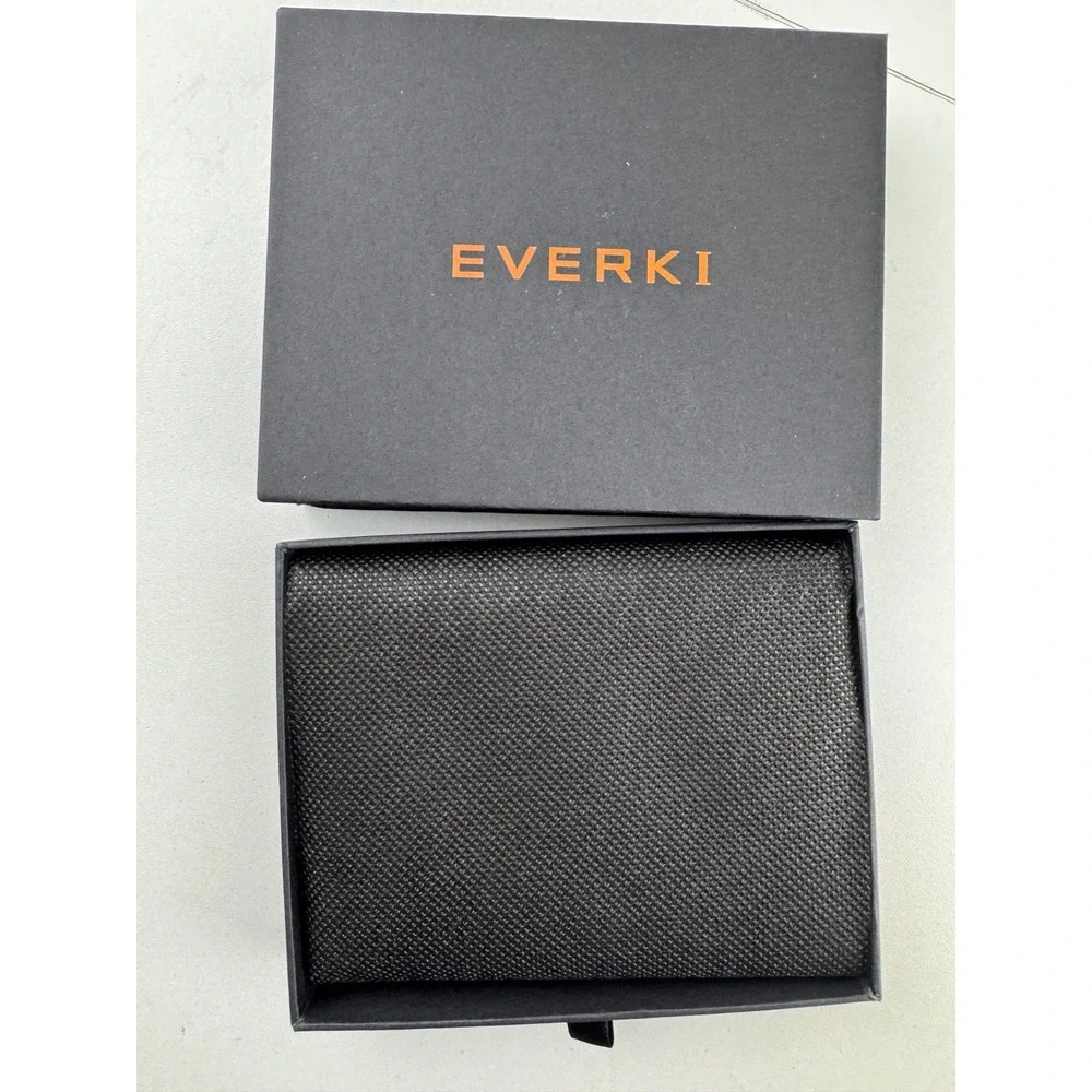 NWT‎ EVERKI RFID Blocking Slim Wallet for cards coins and bills Leather